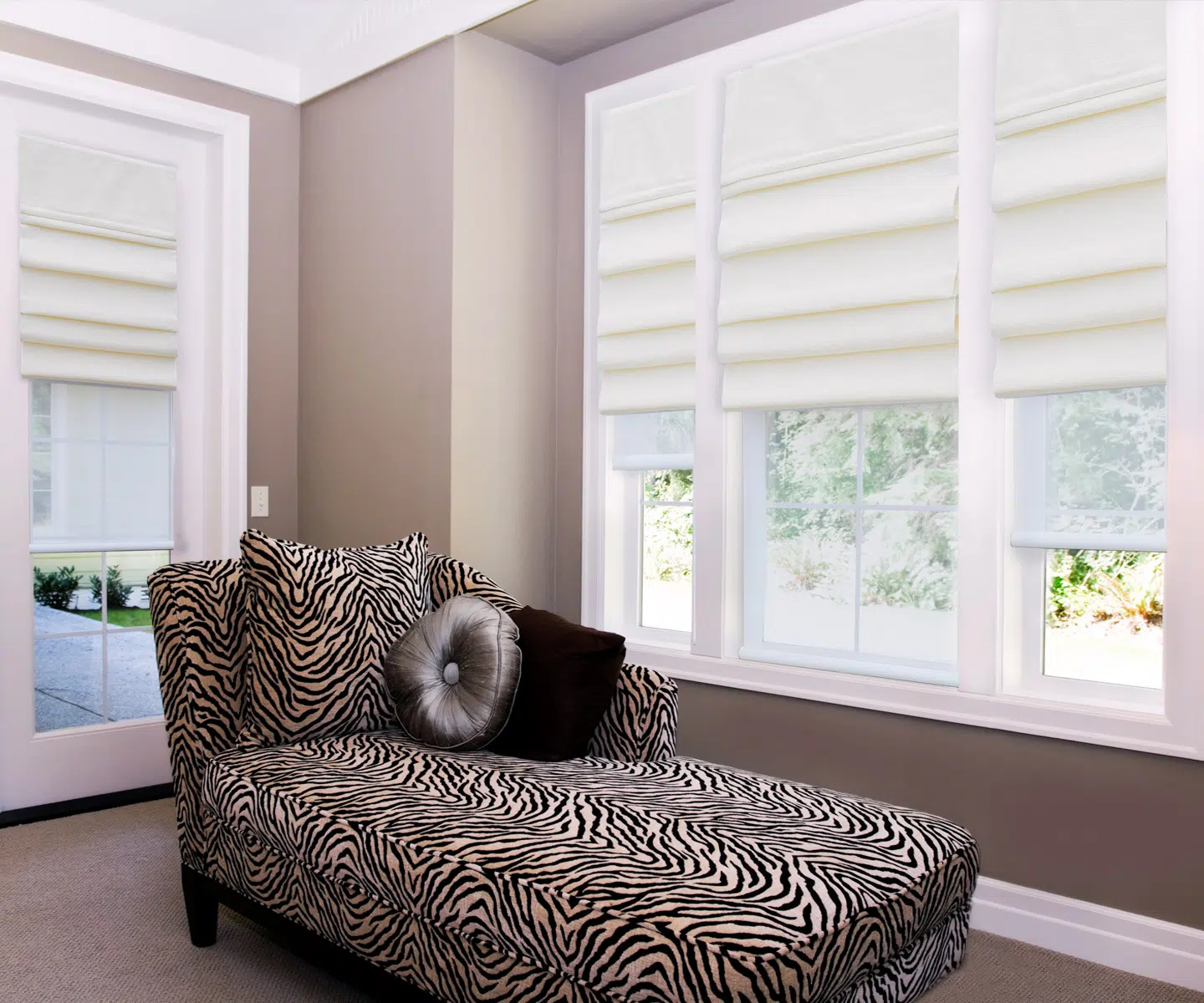 Centerpiece&trade; Roman shades